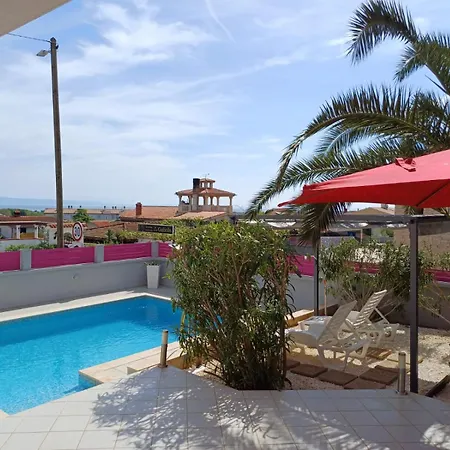 Großzügige, helle Ferienwohnung in Liznjan / Istrien / Kroatien m. Pool Exterior foto